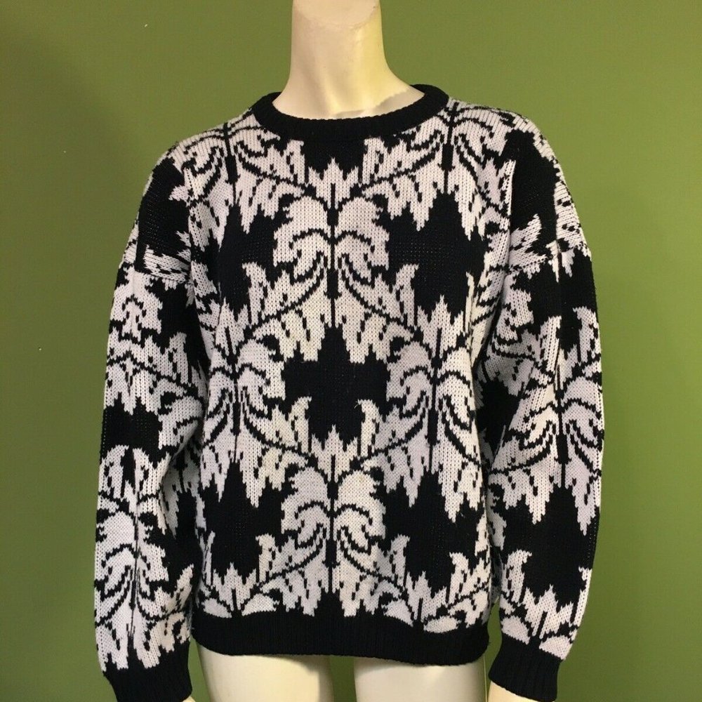 Atlas Baroque Brocade Pattern Sweater Black k172
